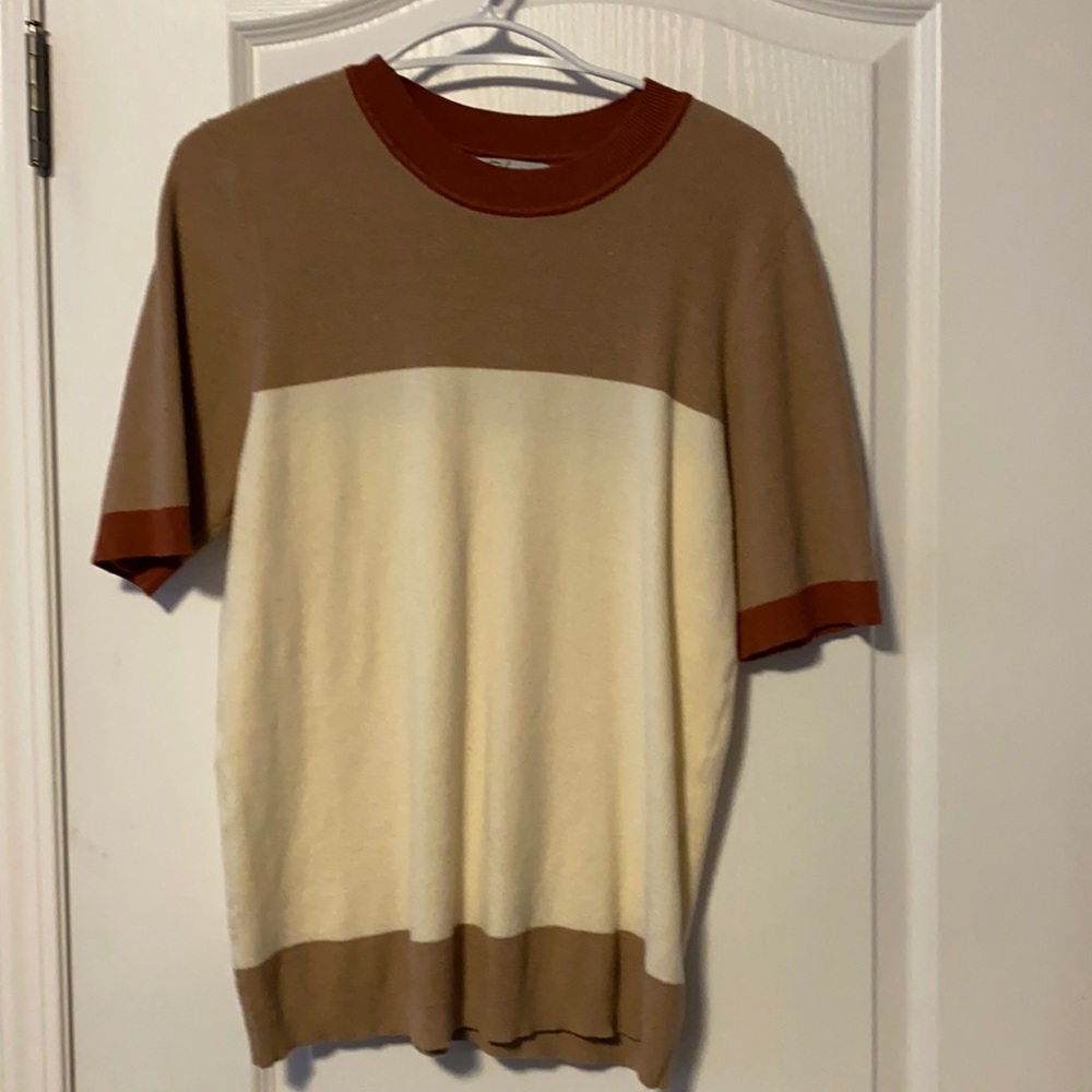 Knit short sleeve sweater